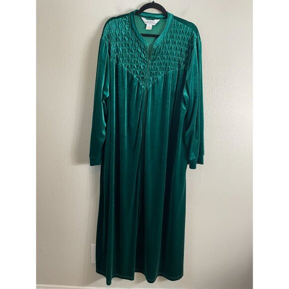 The vermont country store Other - Vermont Country Store Womens XL Full Length Green Velour Robe Smocked Yoke